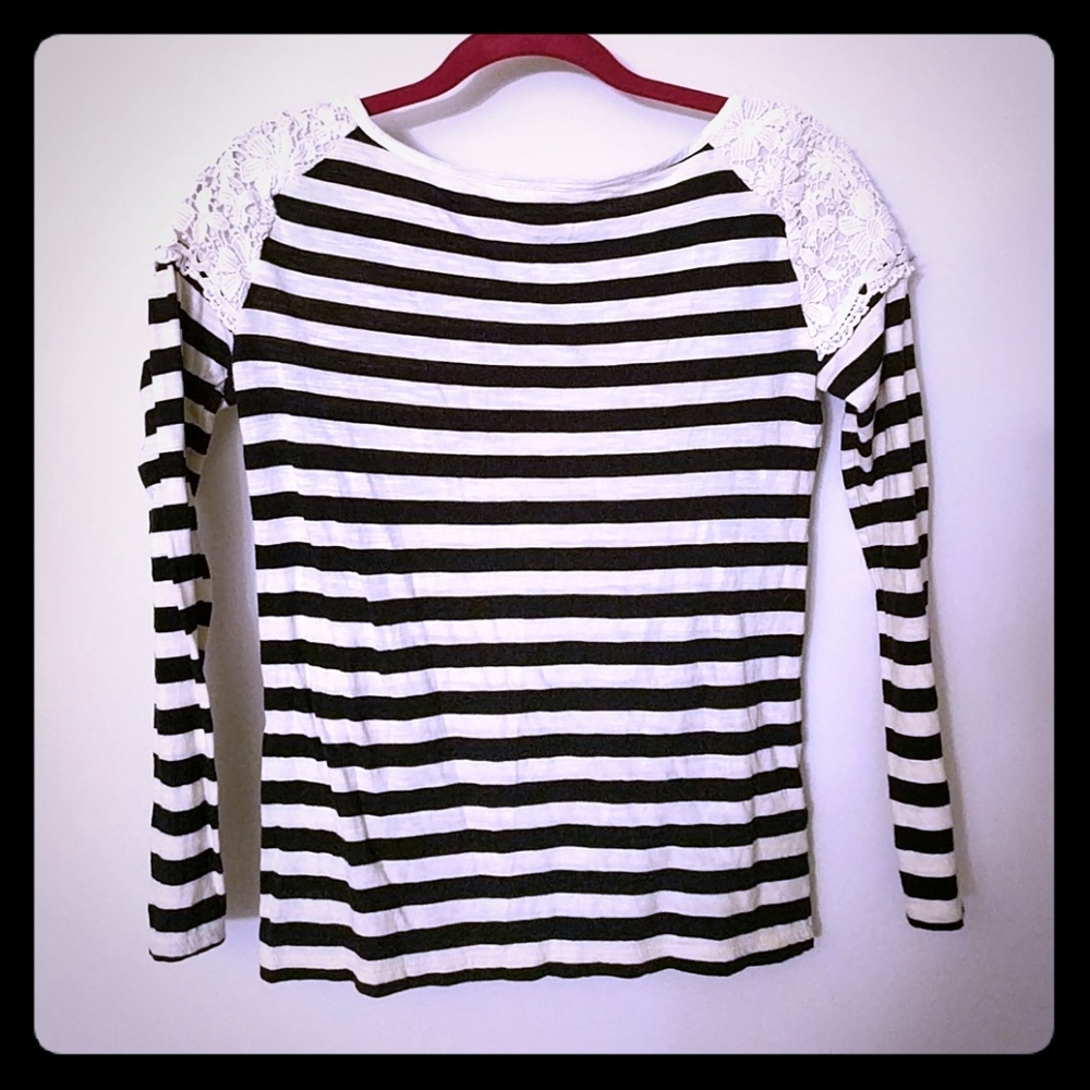 Striped long sleeve with lace shoulders